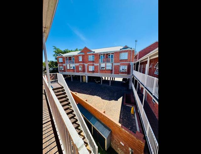 2 BEDROOM PROPERTY TO RENT IN KINGSWOOD